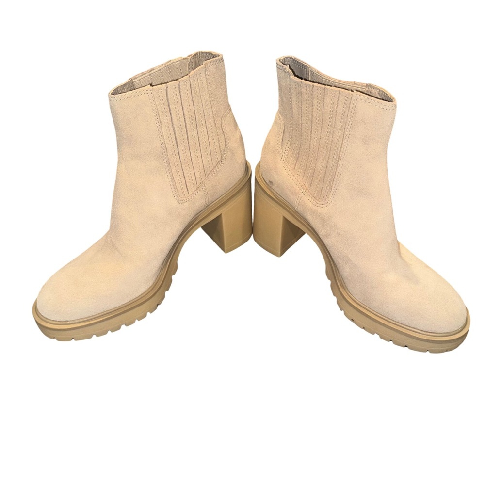 Dolce Vita Womens Suede Lug Sole Block Heel Chelsea Ankle Boots Sand Beige 9.5
